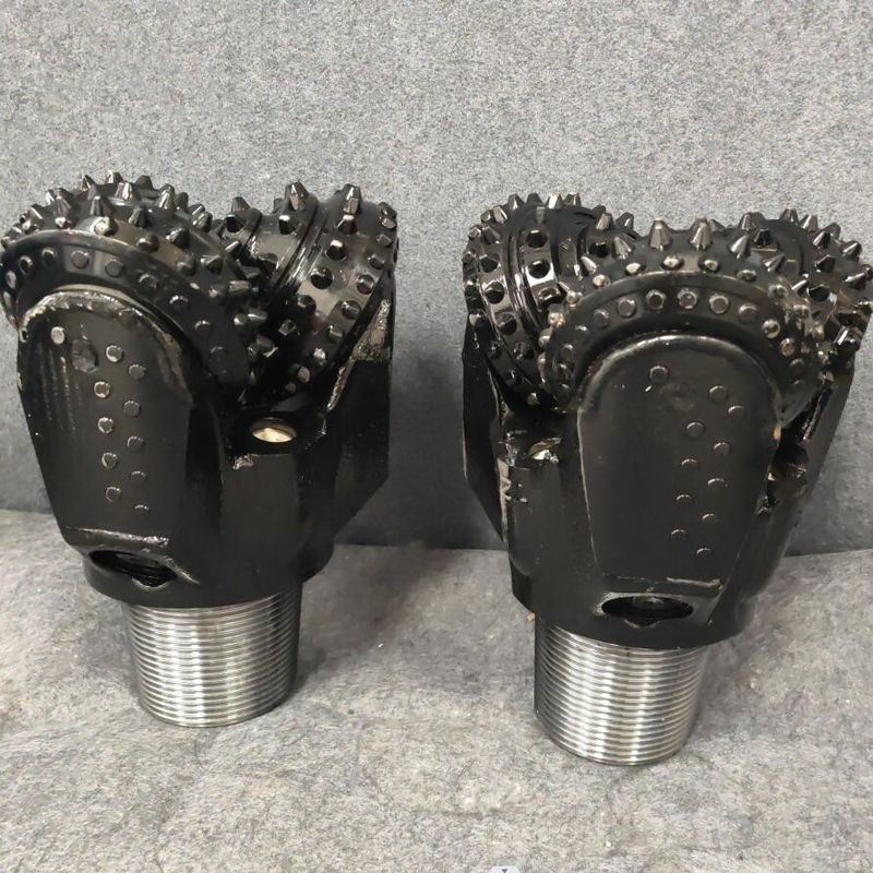 Σφυρηλατημένα κομμάτια κυλίνδρων Tricone Carbide για την εξόρυξη πετρελαίου και φυσικού αερίου - Γεωλογία με βάση το νερό