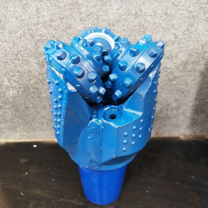 Ενεργειακή εξόρυξη Τρίκονες τρυπάνιες κομματάκια σφυρηλατηρίου - ομαλή λειτουργία με οριζόντια κατευθυντήρια τρυπάνιση