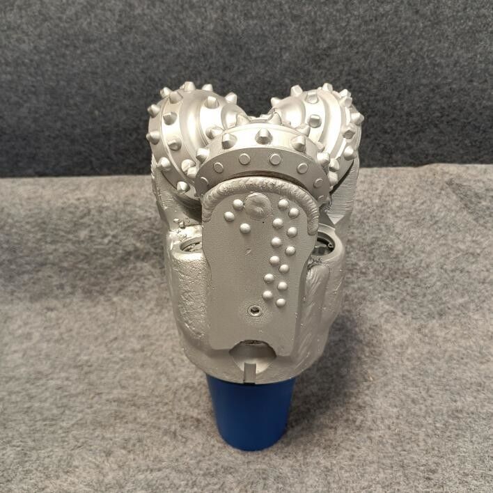 Μακροχρόνια διάρκεια ζωής χαμηλό επίπεδο θορύβου 3 1/2 API Reg Tricone Drill Bits για γεωτρήσεις βράχων και βόθρων