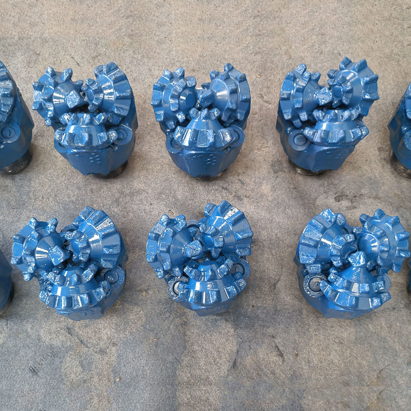 117 χιλιοστών Στρίψιμο δοντιών κυλίνδρων με τρυπάνι με τρείς κώνους καρβιδίου δοντιών και ελαστική σφραγίδα