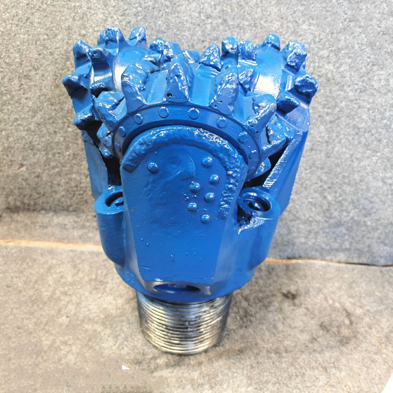 2024 Νέο προϊόν IADC 217 Τρεις κωνικά περιστρεφόμενα κομμάτια με φρυγανισμένο δόντι για μεσαία σκληρά σχηματισμούς