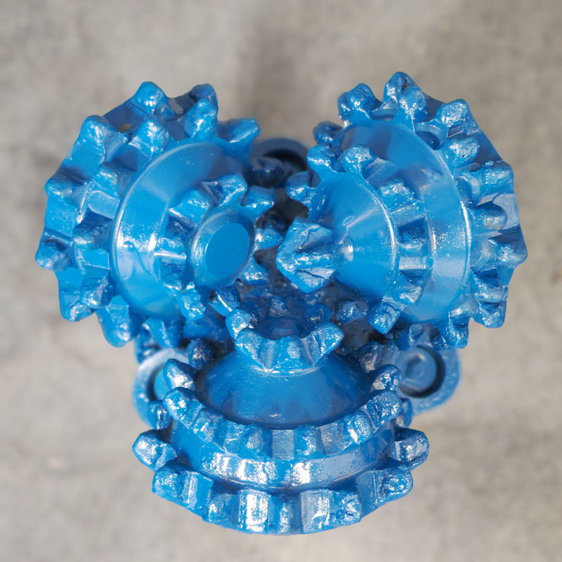 117 χιλιοστών Στρίψιμο δοντιών κυλίνδρων με τρυπάνι με τρείς κώνους καρβιδίου δοντιών και ελαστική σφραγίδα