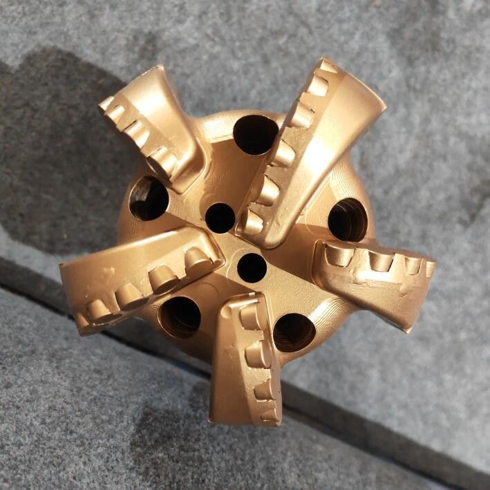 Προσαρμόστε τα κομμάτια τρυπών PDC 98mm έως 17 1/2 