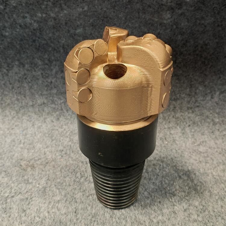 Διαμάντι 98mm 3 Blade Pdc Arc Angle Drill Bit Για νερό πηγάδι Βρύση ορυχείου άνθρακα