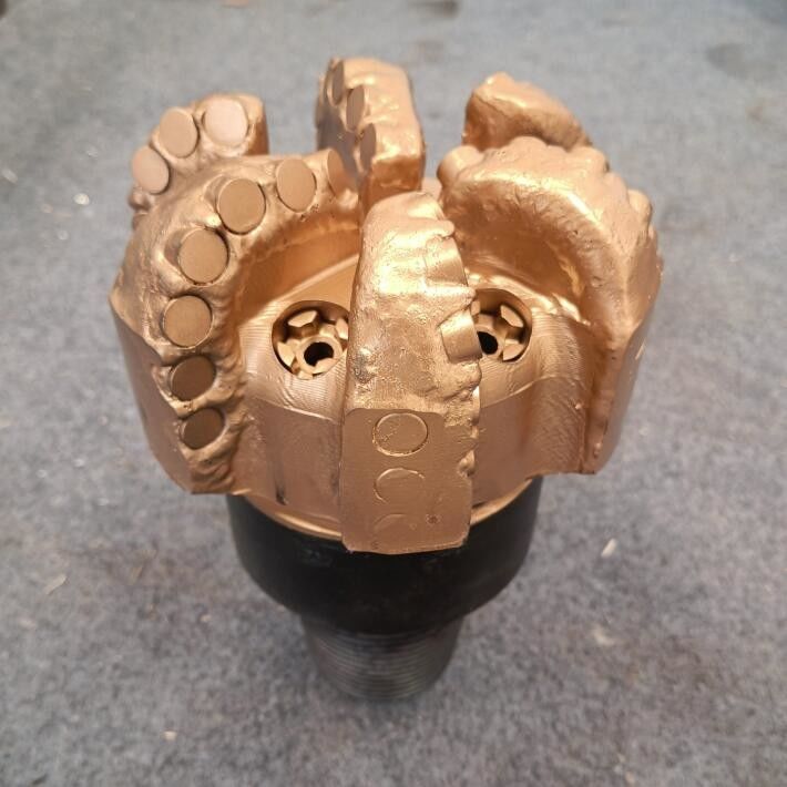 Διαμάντι 98mm 3 Blade Pdc Arc Angle Drill Bit Για νερό πηγάδι Βρύση ορυχείου άνθρακα