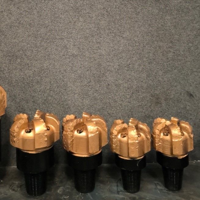 98mm PDC Carbon Steel Rock Drill Bits για την εξόρυξη άνθρακα Υπόγειο ορυχείο και γεωτρήσεις πηγών νερού