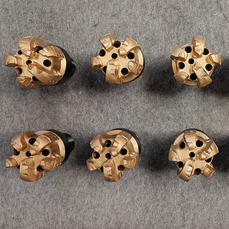 89mm 5 PDC Σχεδιασμός τρυπών Προσαρμόζονται για μαλακά έως μεσαία μαλακά σχηματισμούς σε εφαρμογές εξόρυξης